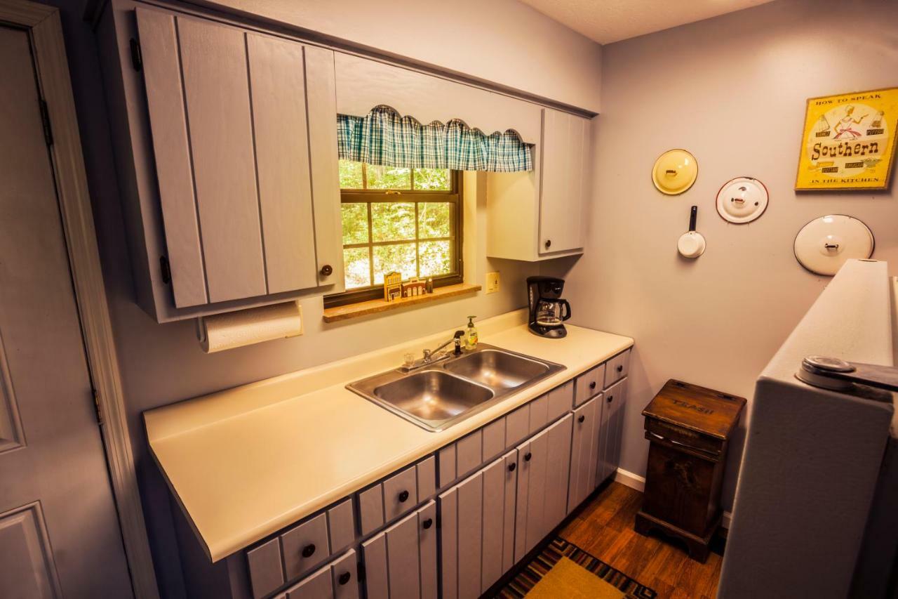 Nolichuckey Bluffs Bed & Breakfast Cabins Greeneville Exteriör bild